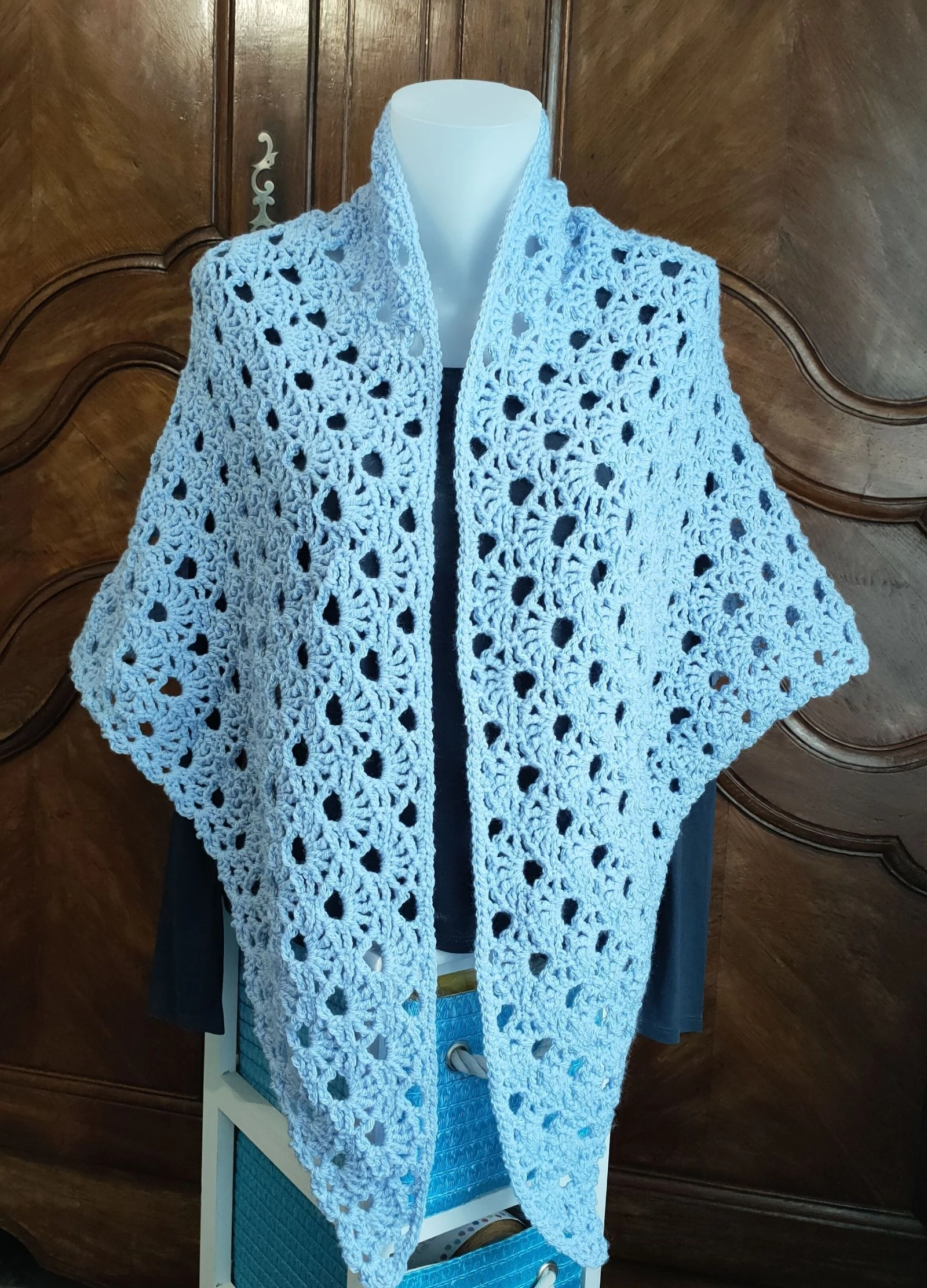 🩵 Xale / Lenço Feito à Mão de Crochê – Azul Claro Muito Macio – photo 2
